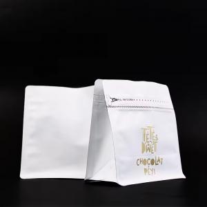 Tie self-sealing bags with logo for clothing Self-sealing composite plastic bag