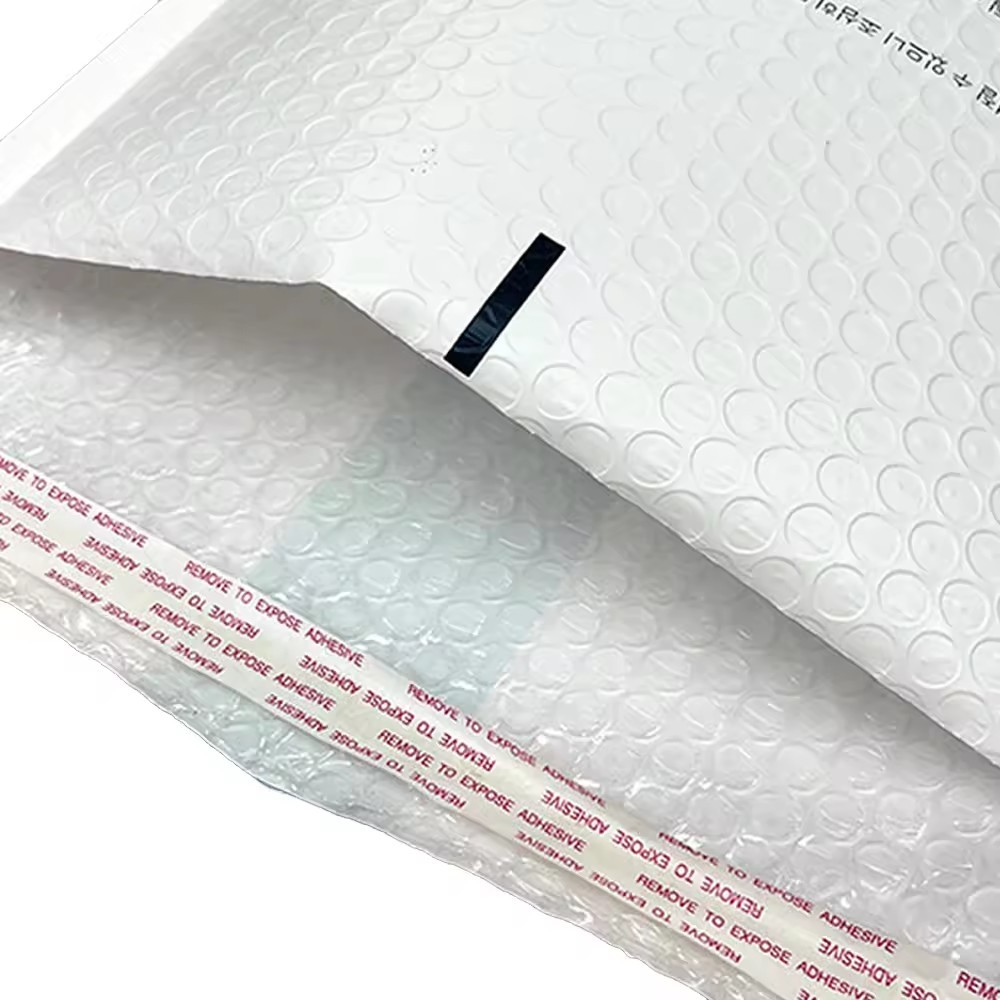 Matte Bubble Padded Envelope Bubble Air Wrap Polymailer Bags Custom Bubble Mailers for Shipping Packaging