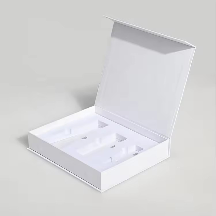 Custom Gold Foil Private Label Empty White Fancy Magnetic Skincare Products Set Box Packaging With Insert