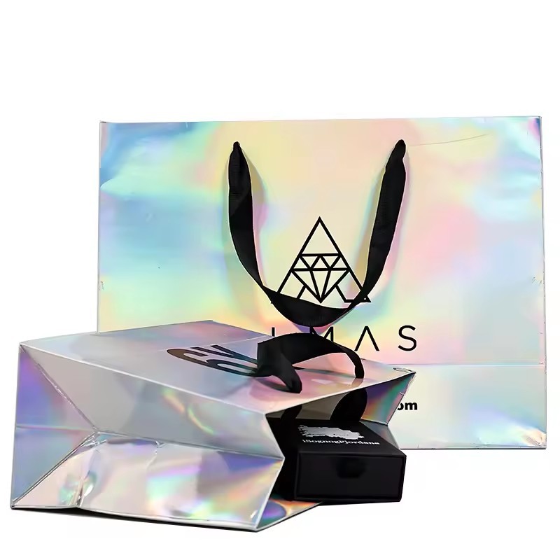 Luxury paper shopping bag beautiful holographic gift cosmetic carry bags with handle