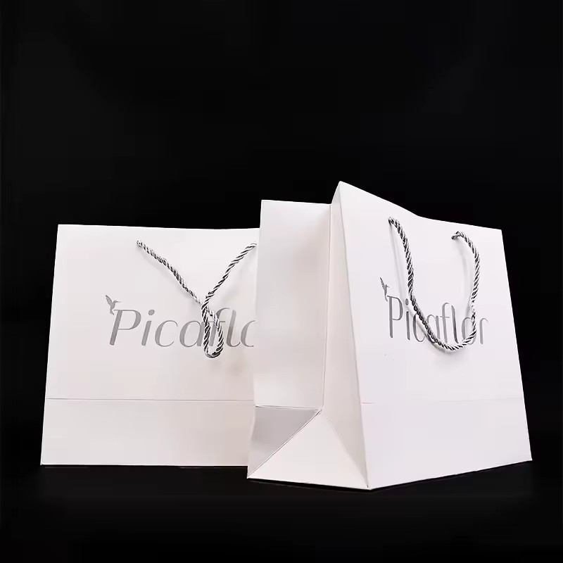 Luxury Printed Silver Foil Clothing Packaging Paper Bag Shopping Paper Bag For Clothes