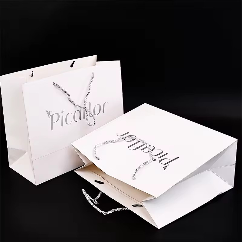 Luxury Printed Silver Foil Clothing Packaging Paper Bag Shopping Paper Bag For Clothes