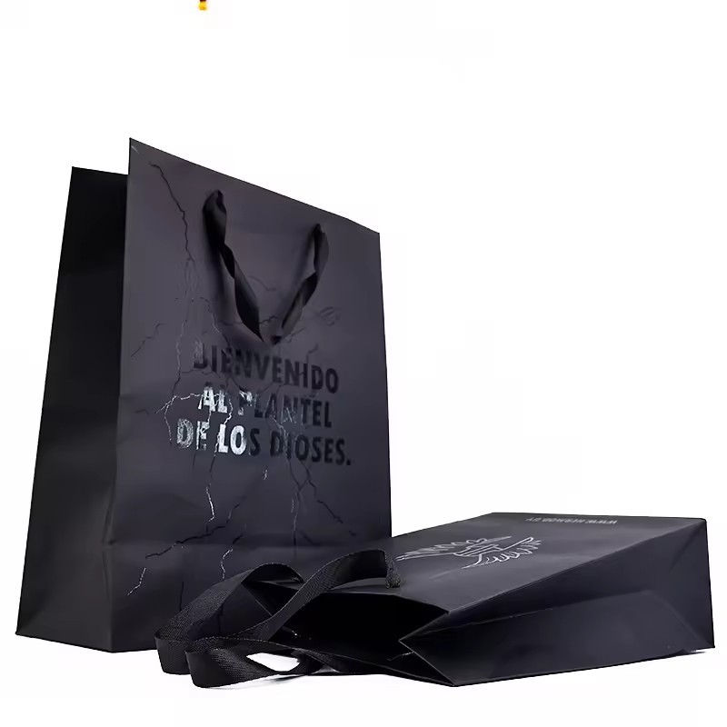 black paper Bag Custom Printed UV Logo Red Gift Packaging Paper with Luxury Handle paper bag