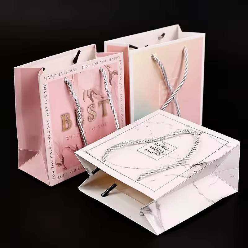 Luxury gift paper bag with your logo gift bag grocery paper with your logo jewelry portable promotional oem competitive price gold paper flyer bagportable promotional oem competitive biodegradable pap