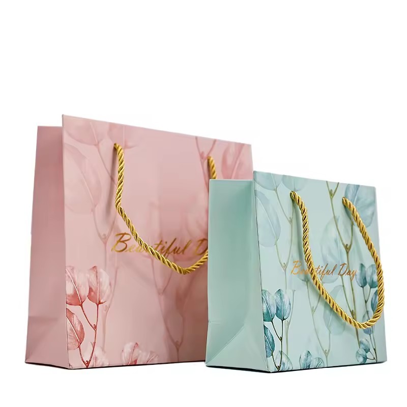 Luxury gift paper bag with your logo jewelry portable custom togo paper bag 9x9 paper luminary bag