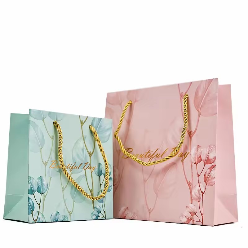 Luxury gift paper bag with your logo jewelry portable custom togo paper bag 9x9 paper luminary bag