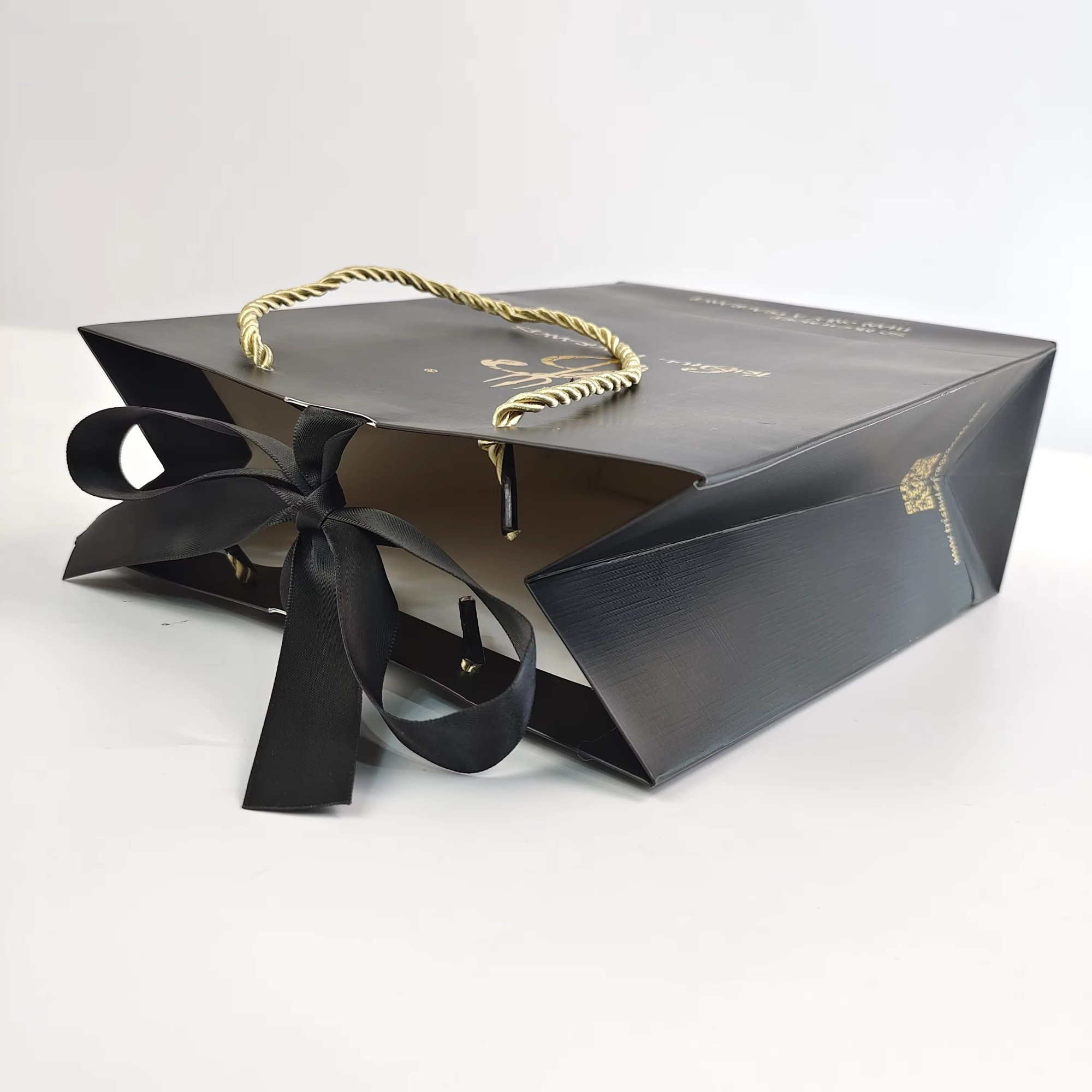 Black Paper Bag With gold stamping logo silver foil Recycled Brown Kraft Paper Bags craft Paper Shopping Bag