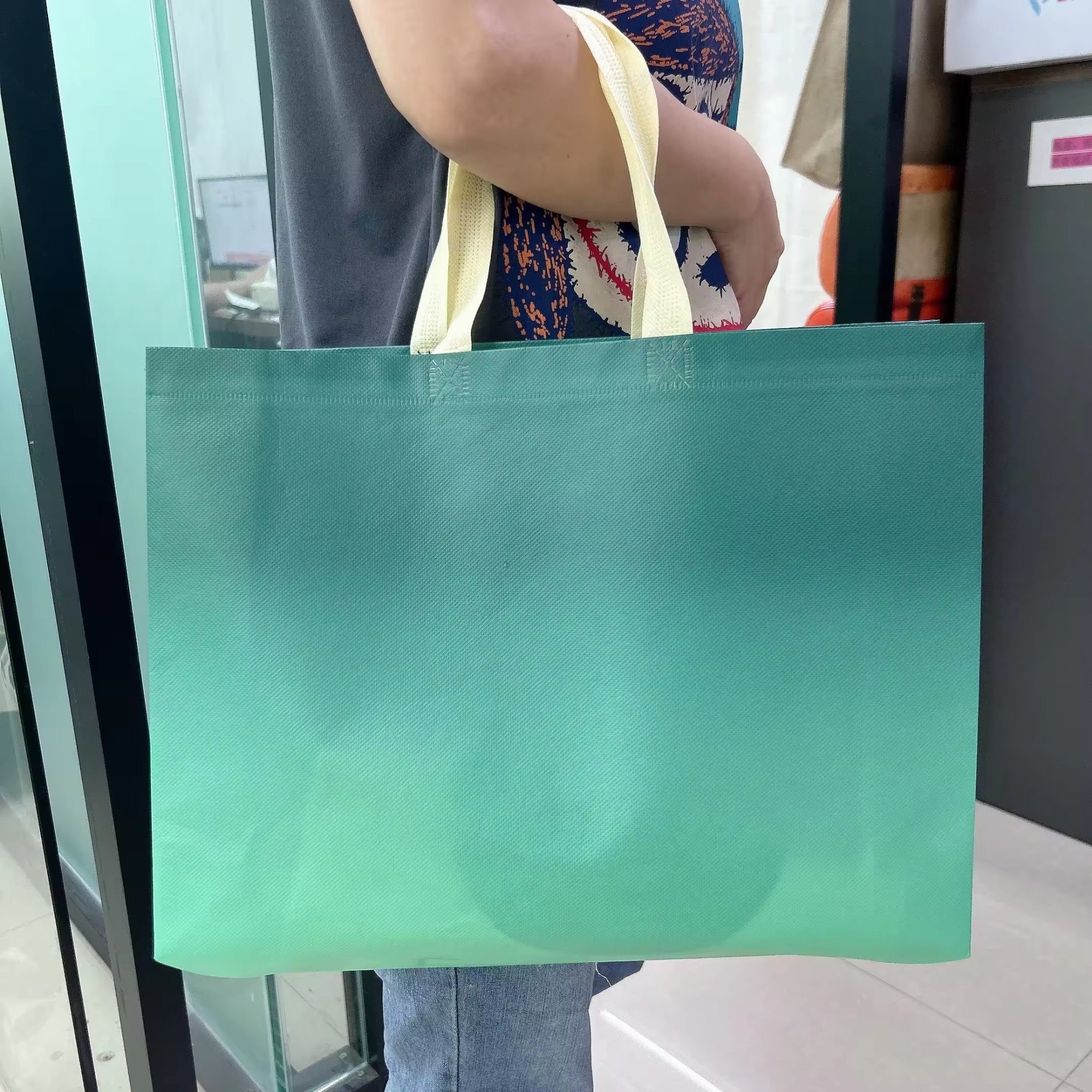 reusable shopping bag laminated non woven tote bag with private logo