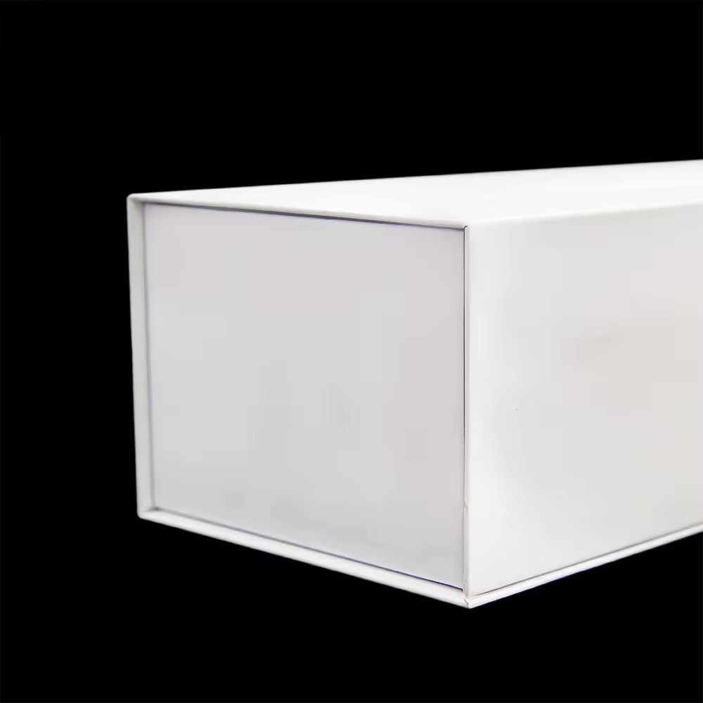 Luxury White Cardboard Paper Packaging Magnetic Lid Rigid Satin Gift Box