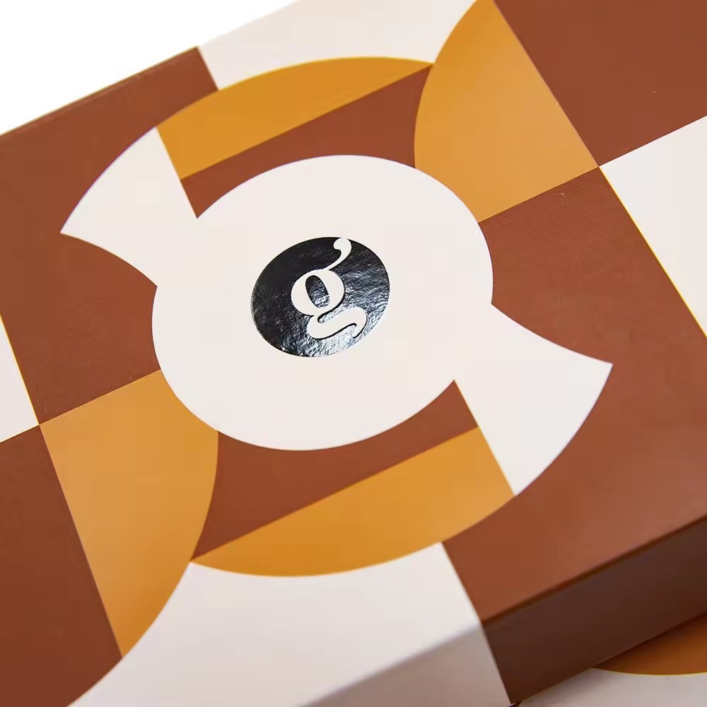 Luxury UV Printed Cardboard Packaging Magnetic Lid Closure Rigid Gift Boxes