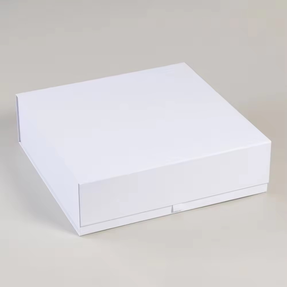 Magnetic Lid White Gift Box Rigid Packaging Gift Box With Custom Logo