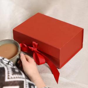 Luxury Red Cardboard Paper Packaging Magnetic Closure Folding Rigid Hamper Gift Box