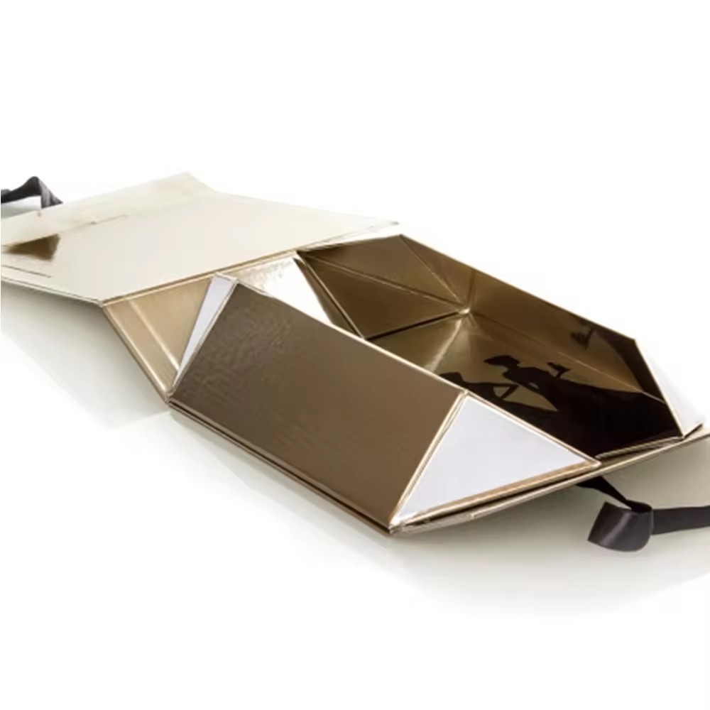 Exquisite Metallic Gold Packaging Magnetic Folding Rigid Paper Hamper Gift Boxes With Ribbon Closure