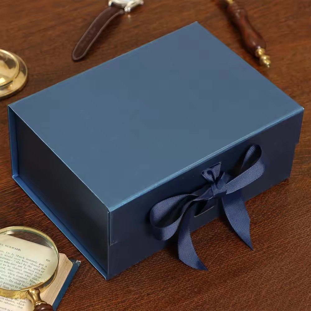 Magnetic Folding Luxury Navy Cardboard Packaging Ribbon Hamper Gift Box