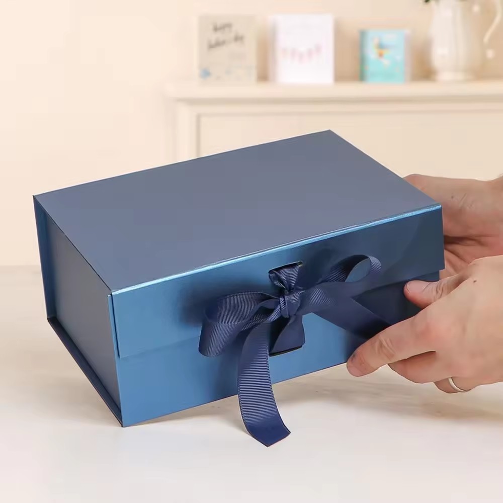 Magnetic Folding Luxury Navy Cardboard Packaging Ribbon Hamper Gift Box